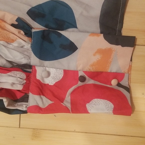 Floral pattern blouse with balloon sleeves - Picture 3 of 4